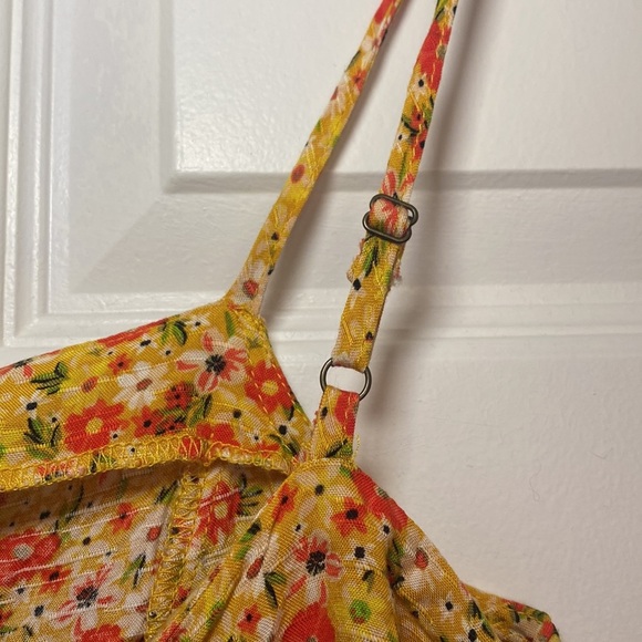 Floral Yellow Tank with peplum and tie back American Eagle - size small - Picture 6 of 6